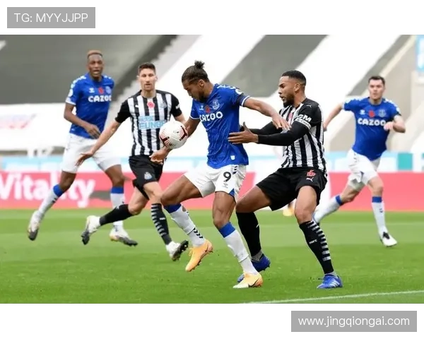 英超埃弗顿VS热刺，争夺榜首的较量