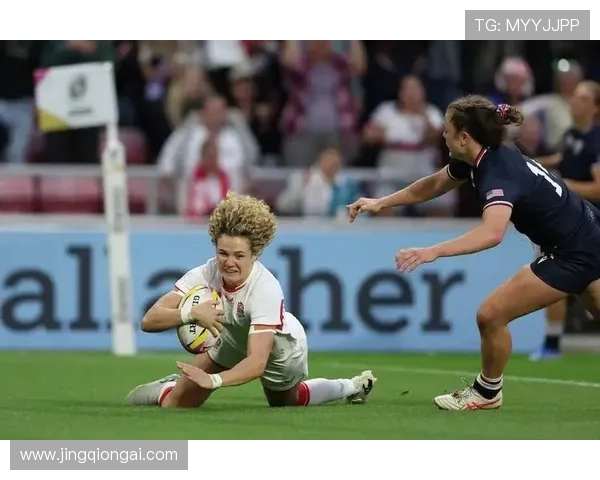 英超女神，揭秘那些在球场内外都闪耀的女子